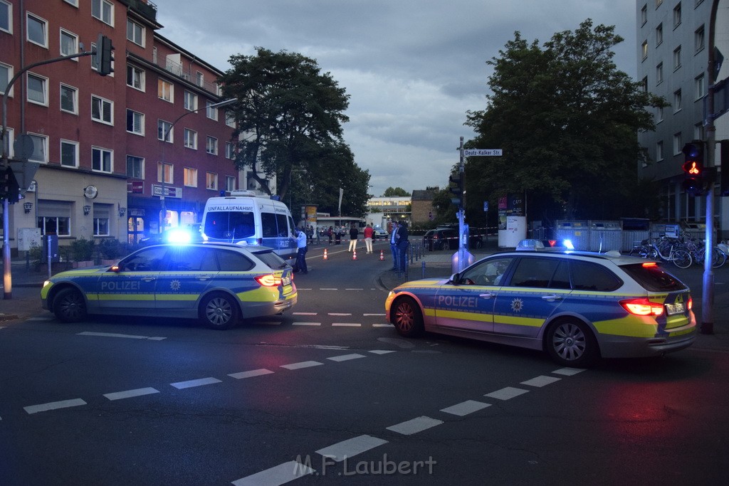 Schwerer VU PKW Rad Koeln Deutz Giessenerstr Betzdorferstr P001.JPG - Miklos Laubert